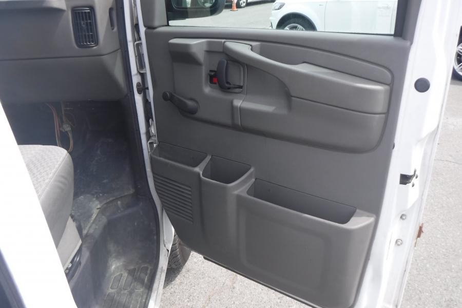 2006 GMC Savana G2500 Cargo Van Rear Shelving and Bulkhead