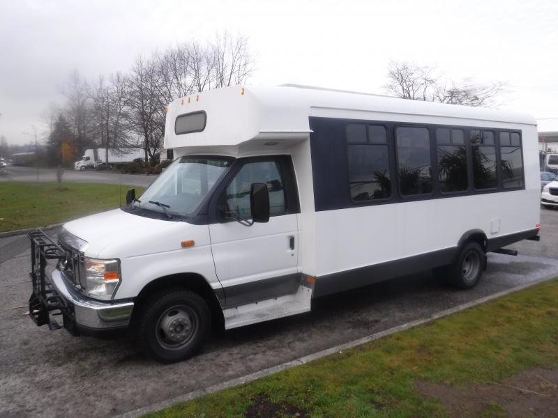 Repo Com 2009 Ford Econoline E 450 21 Passenger Bus Diesel With Wheelchair Accessibility