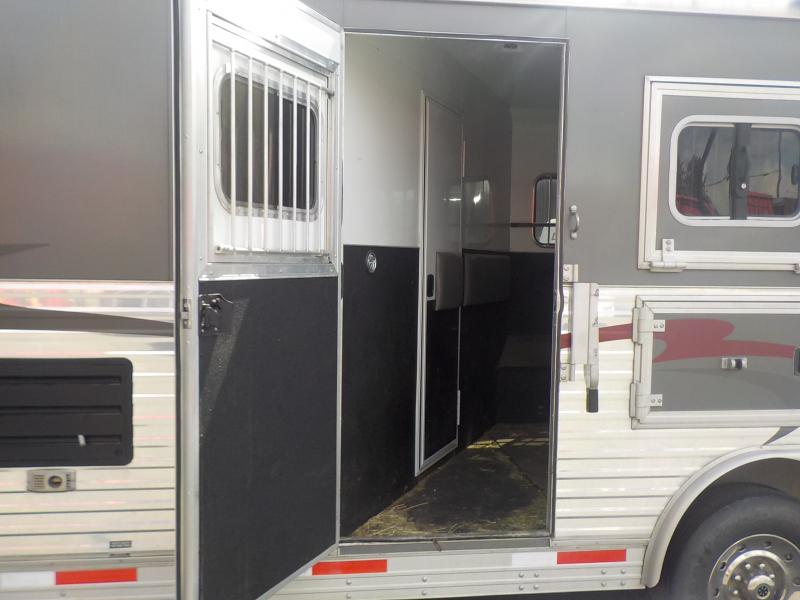 2013 Bison Stratus 8312MME 36 Foot 3 Horse Trailer with Separated