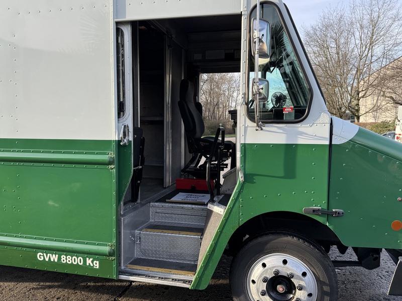 2010 Freightliner MT45 Chassis 18 Foot Cummins Diesel Step Van