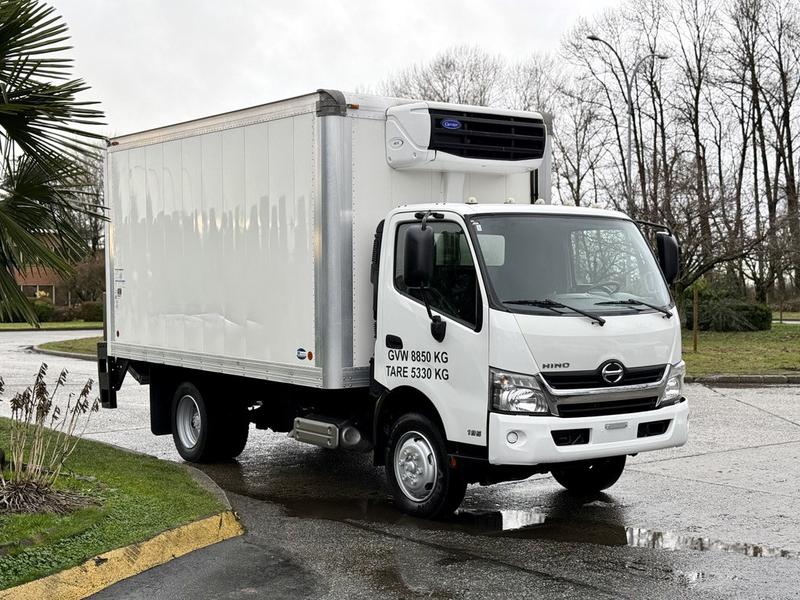t*i様 HINO RANGER REEFER ミドルサイズ 2019 Hino 195 14-Foot Reefer Cube Van with Power Tail Gate | Repo.com