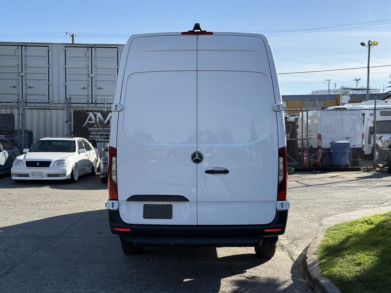 Benz Rear Boxy 2022 Mercedes-Benz Sprinter 2500 4x4 High Roof 170