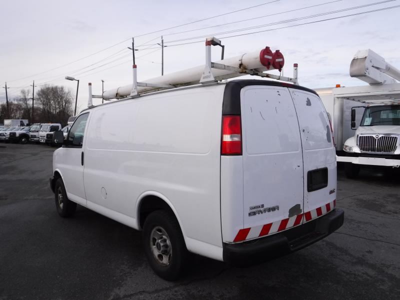 2007 GMC Savana G3500 Cargo Van with Ladder Rack and Rear Shelving