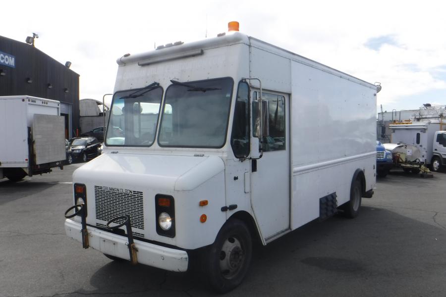 2001 Grumman Olson Workhorse P42 Cargo Van Mobile