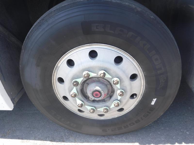 2004 MCI J4500 57 Passenger Bus with Air Brakes