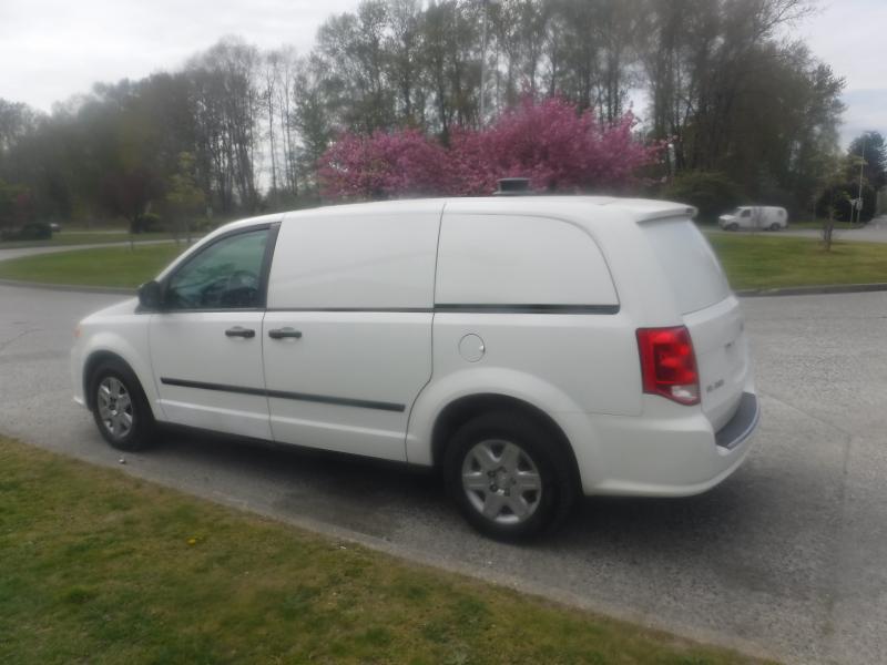 2013 Dodge Cargo Van Rear Shelving | Repo.com