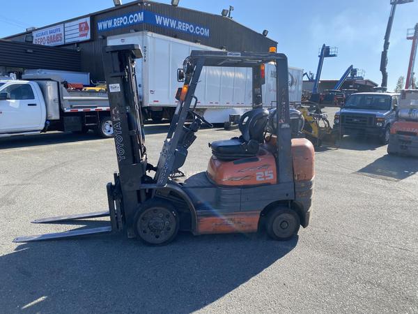 2014 Toyota EZ Loader 3 Stage Propane forklift | Repo.com