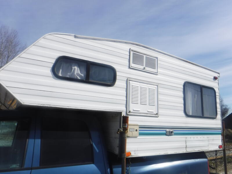 1999 Slumber Queen Truck Camper