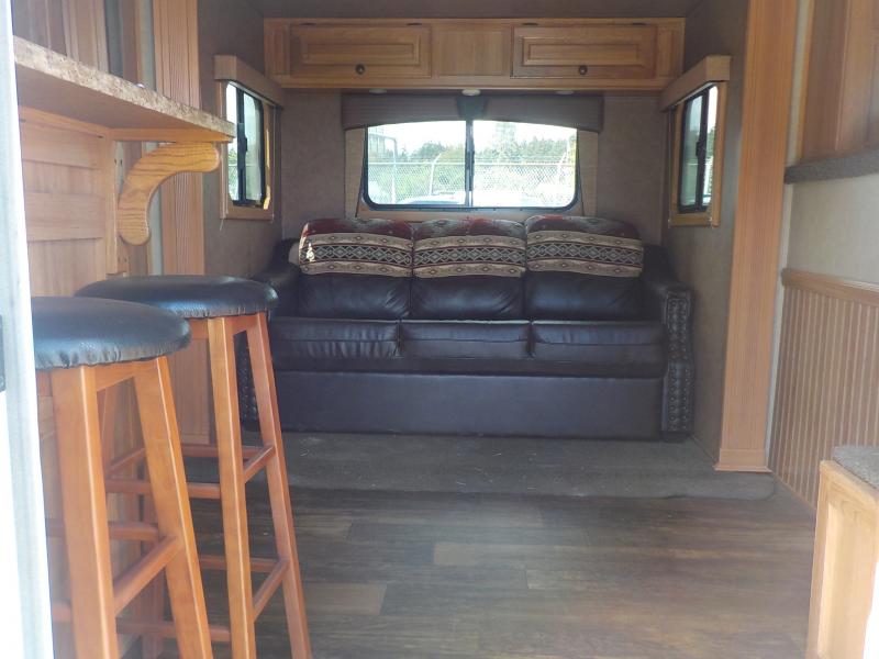 2013 Bison Stratus 8312MME 36 Foot 3 Horse Trailer with Separated