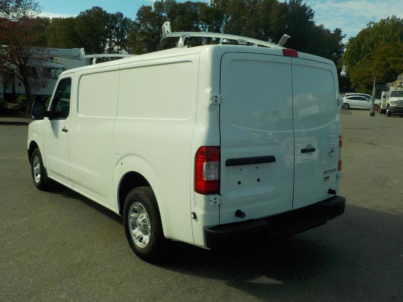 2014 Nissan NV Cargo 2500 HD S V6 Cargo Van Ladder Rack
